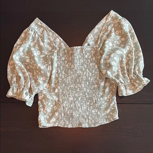 Abercrombie & Fitch Cropped Green White Floral Puff Sleeve Top Tie Top EUC XS - Picture 3 of 3